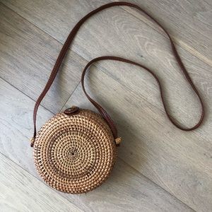 Wicker round barrel bag, with faux leather strap